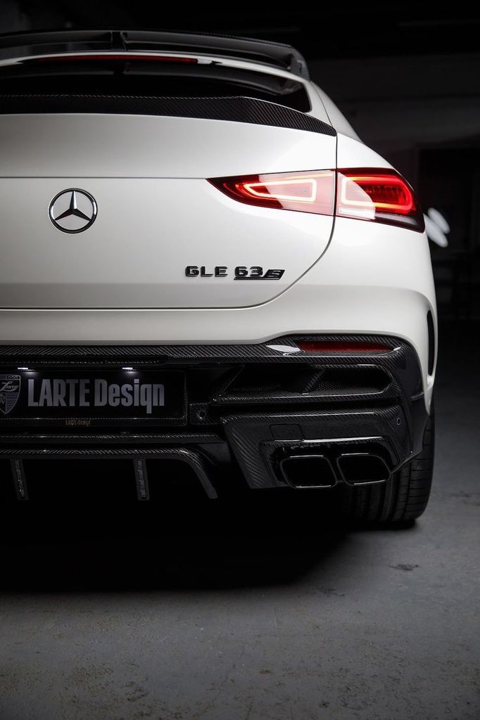 Colinz Blaxs tweet media