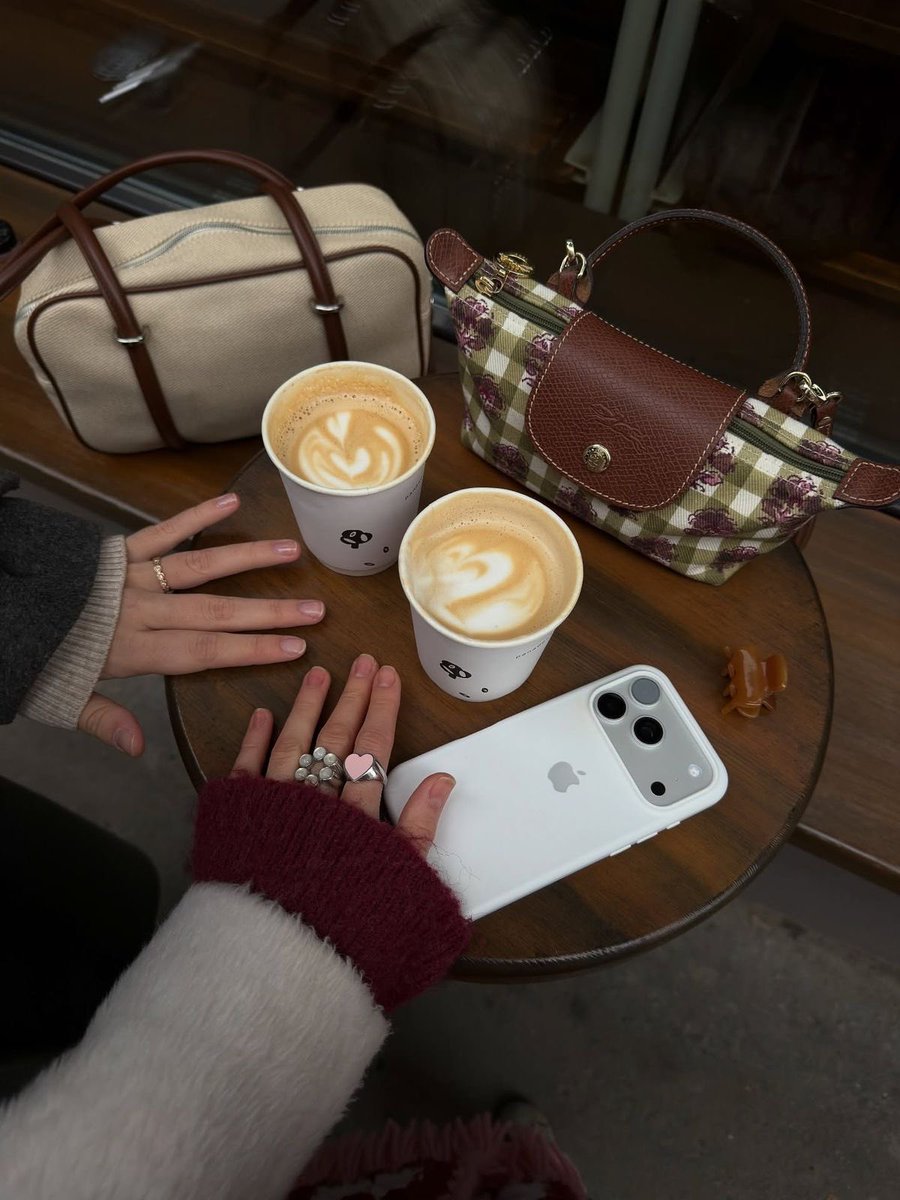 𝒞𝓁𝒶𝓈𝓈𝓎 tweet media