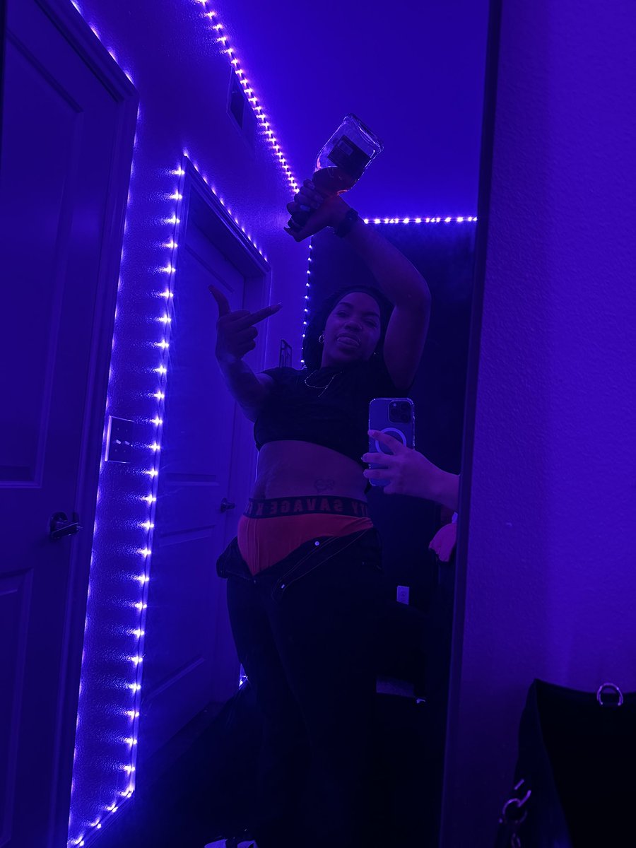 ravensweets_'s tweet photo. Turning up with daddy and then fucking like slutssssss🤤 https://t.co/sA8gPrpydl