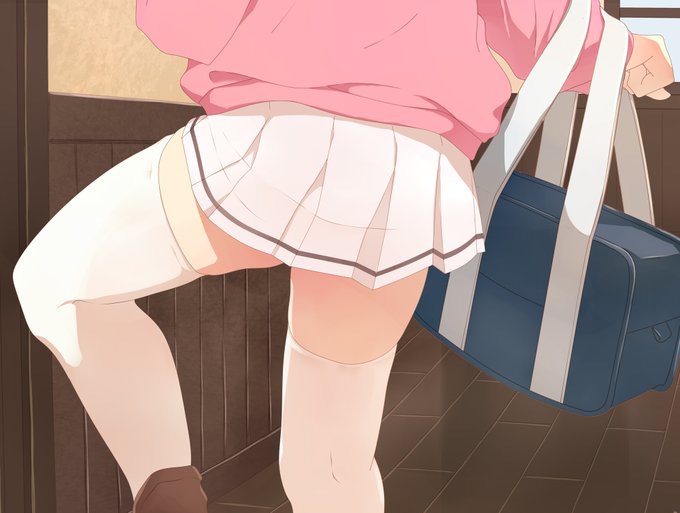 こんにちは…。 こちらは需要あるかどうかはわからないですが、先日のココアさん絵の差分として、ココアさんの尿描写無しのむっちりふともも下半身を置いときますね…。