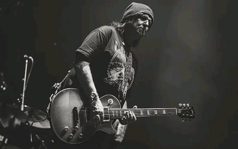 God Dayum it man!

MOTÖRHEAD GUITARIST PHIL CAMPBELL passed away AT 64.
Thanks for the killer jams Wizzö🤘  R. I .P