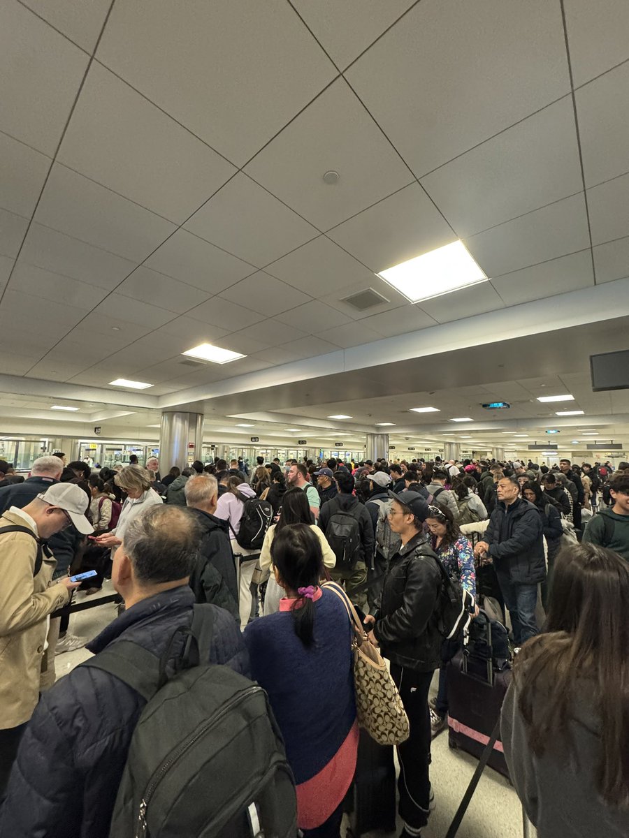 Britt McHenry tweet media