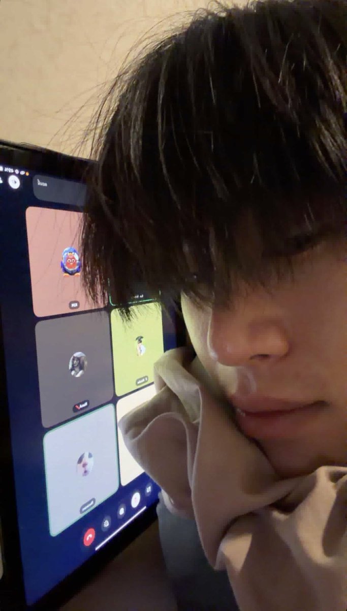 ปี4 เป็นงี้อ่อ อยากแยกร่างงงงงงง