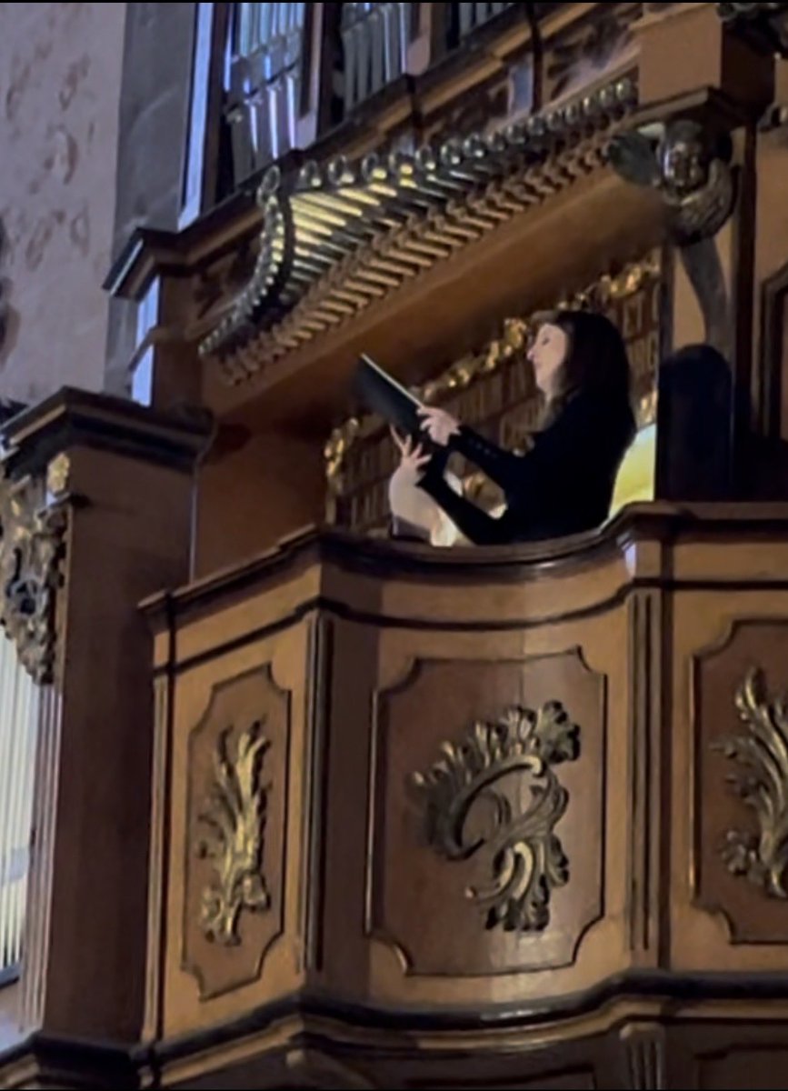 ramberter's tweet photo. Un dia excepcional, avui a Alaró, concert 900 de Els matins de l’orgue. Una iniciativa des de fa vint anys. Gràcies, @goib @ConselldeMca @ajuntamentalaro per fer aquest goig setmanal pels qu’estimam la
Música. @MargaProhens @Ll_Galmes @AntoniaRoca i especialment @lloperellor https://t.co/FODzbxlI8e