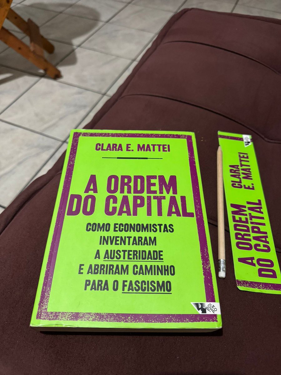 jonesmanoel_PE's tweet photo. Terminei de ler pela segunda vez esse livro SENSACIONAL de Clara Mattei. Como já falei em diversos vídeos do canal, esse é um dos principais, melhores e mais importantes livros lançados nos últimos anos no Brasil. Reforço muito a recomendação de leitura. Não vão se arrepender! https://t.co/CCGSucNFlV