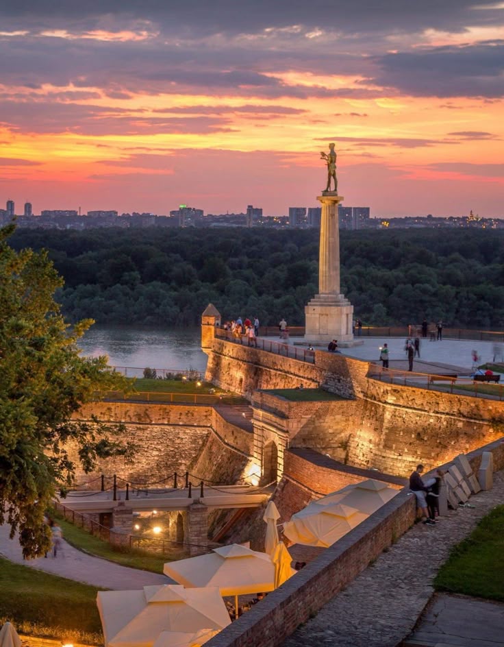 beautyexplorer0's tweet photo. Belgrade, serbia https://t.co/MIHIs1Zgts