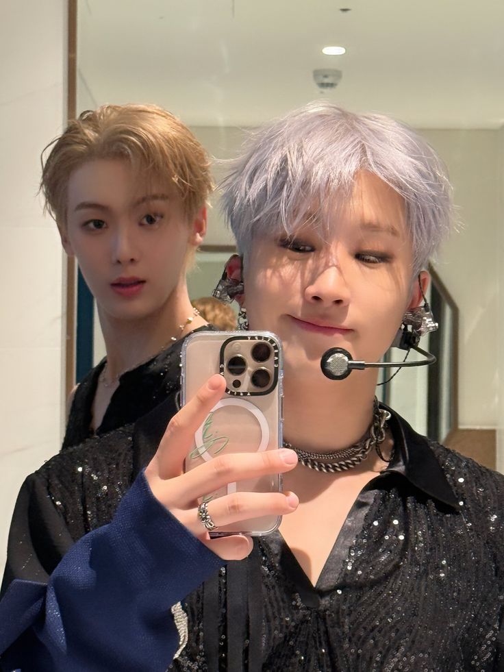 우리 둘째형 생일 축하해~~🎂🥳🎉
#우리최고의리더_진진_생일축하해