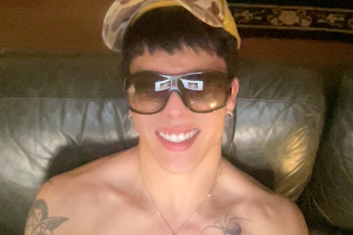 Sam tweet media