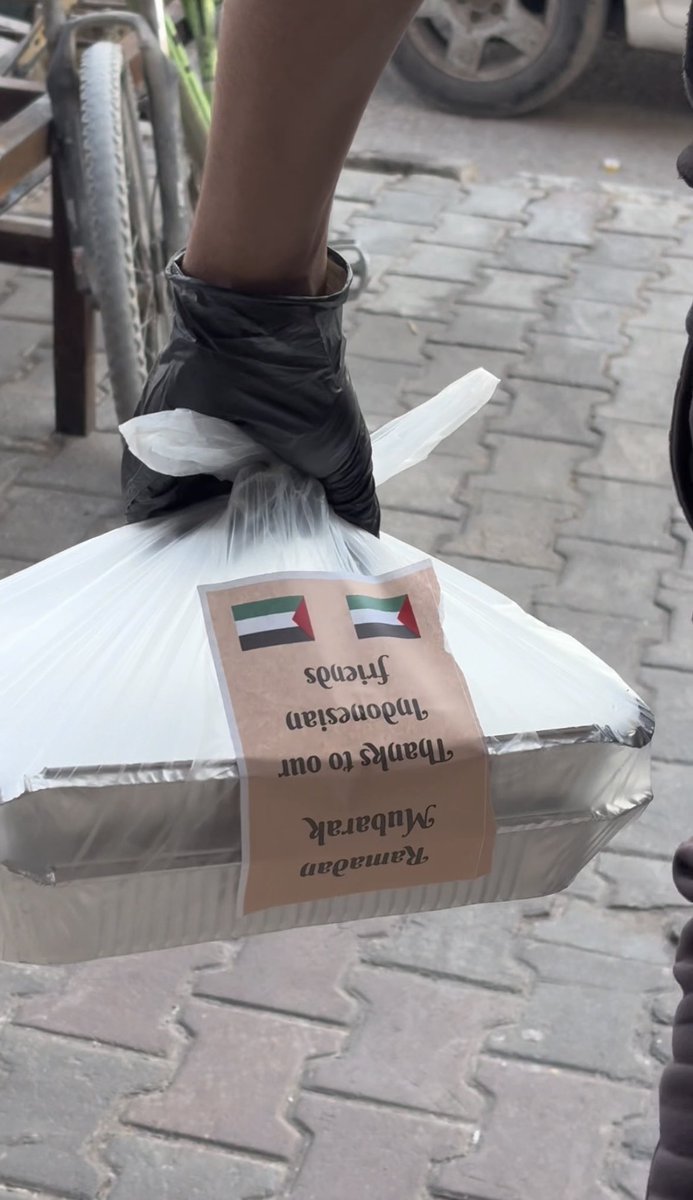 readers for freedom tweet media