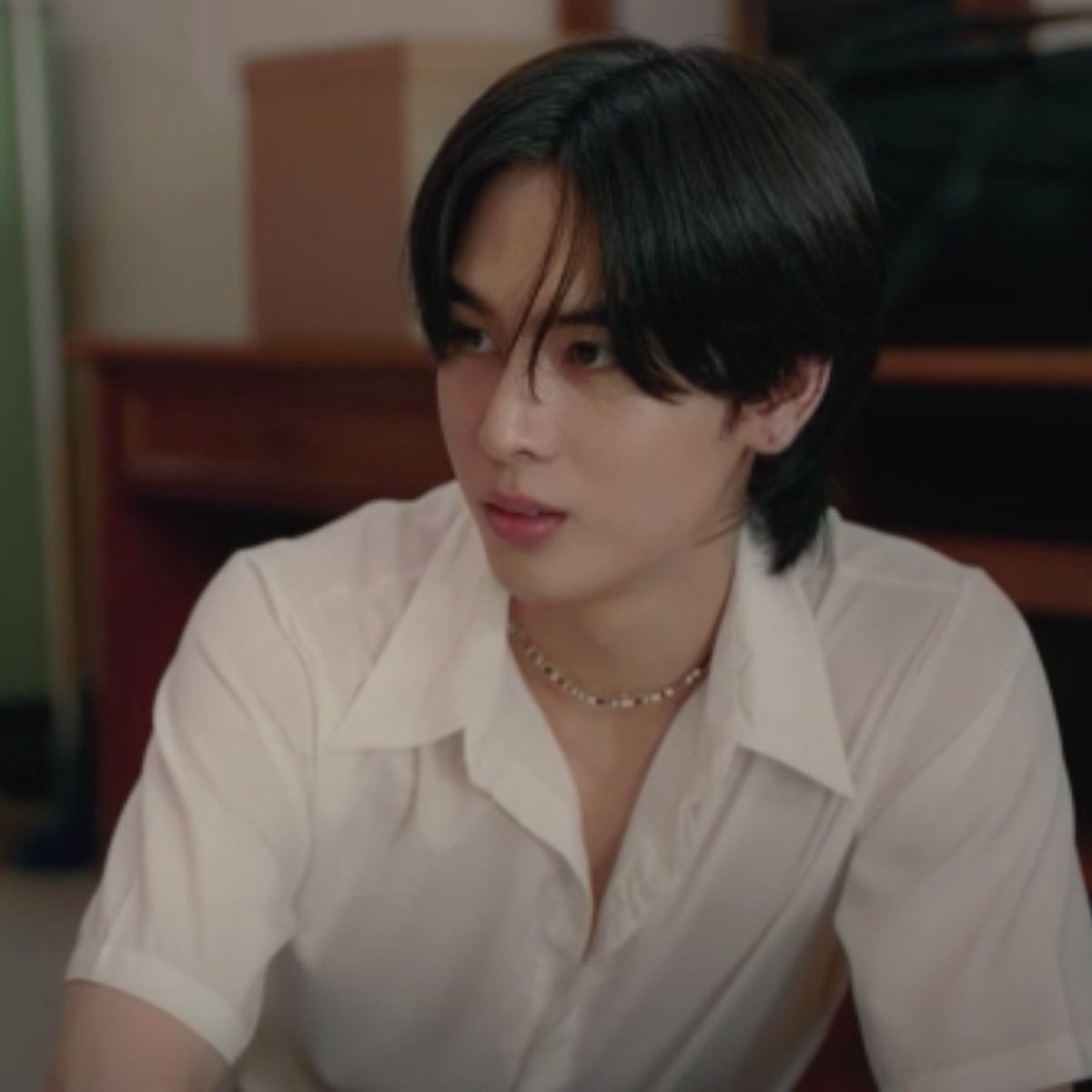 bunnybiboo's tweet photo. พี่ให้เลยนะโซลาร์สมัยเรียน 

: อันดับหนึ่งในด้านความสวย ((พบเม้กหลบ))

#LoveYouTeacherSeriesEP1 https://t.co/PF4LcKVTaM