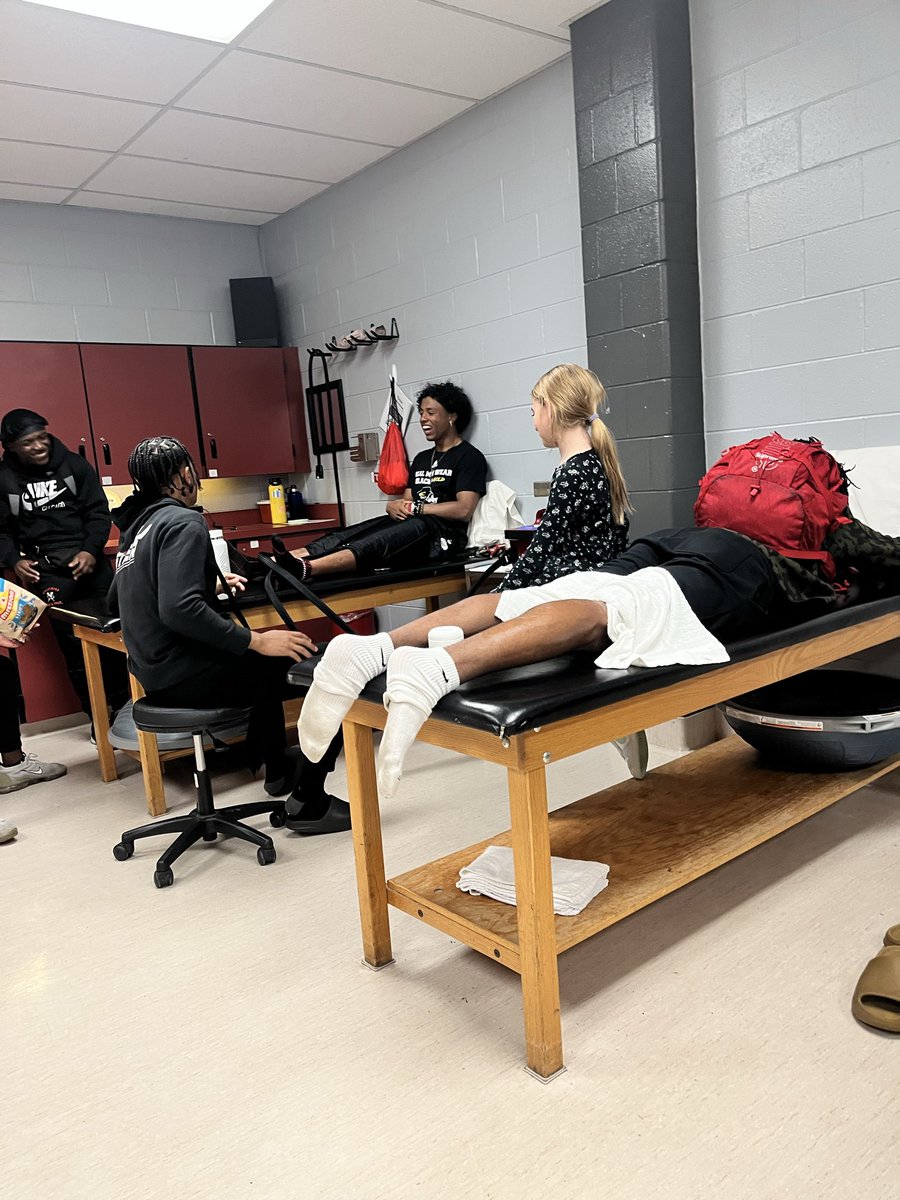 Lisa Chenoweth, MS, LAT, ATC, CES tweet media