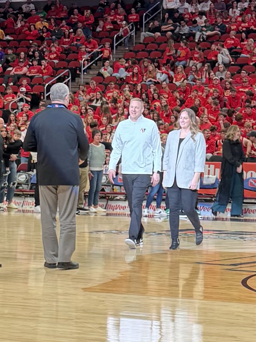 Aaron Thomas tweet media