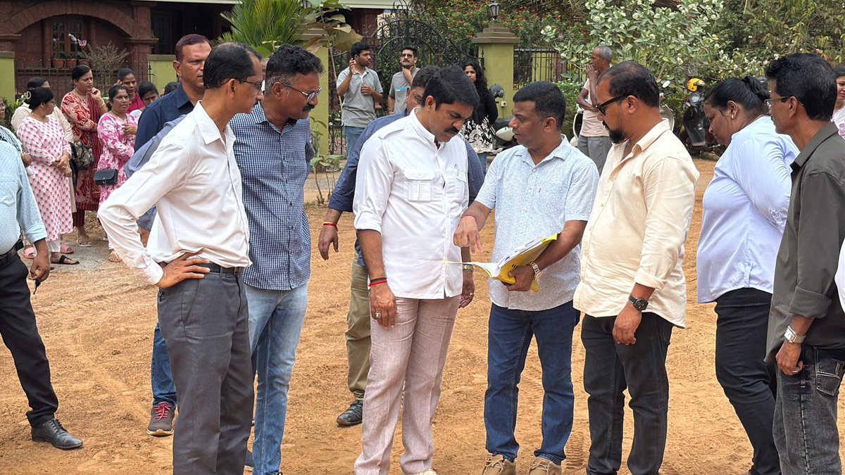 VijaiSardesai's tweet image. Inaugurated development of open space at Gogal, Ward 23, opposite Zudio Showroom. A small step in infrastructure, but a giant leap for community well-being.

Fatorda keeps moving forward, one project at a time.
.
.
#FatordaDevelopment #GoaForwardParty