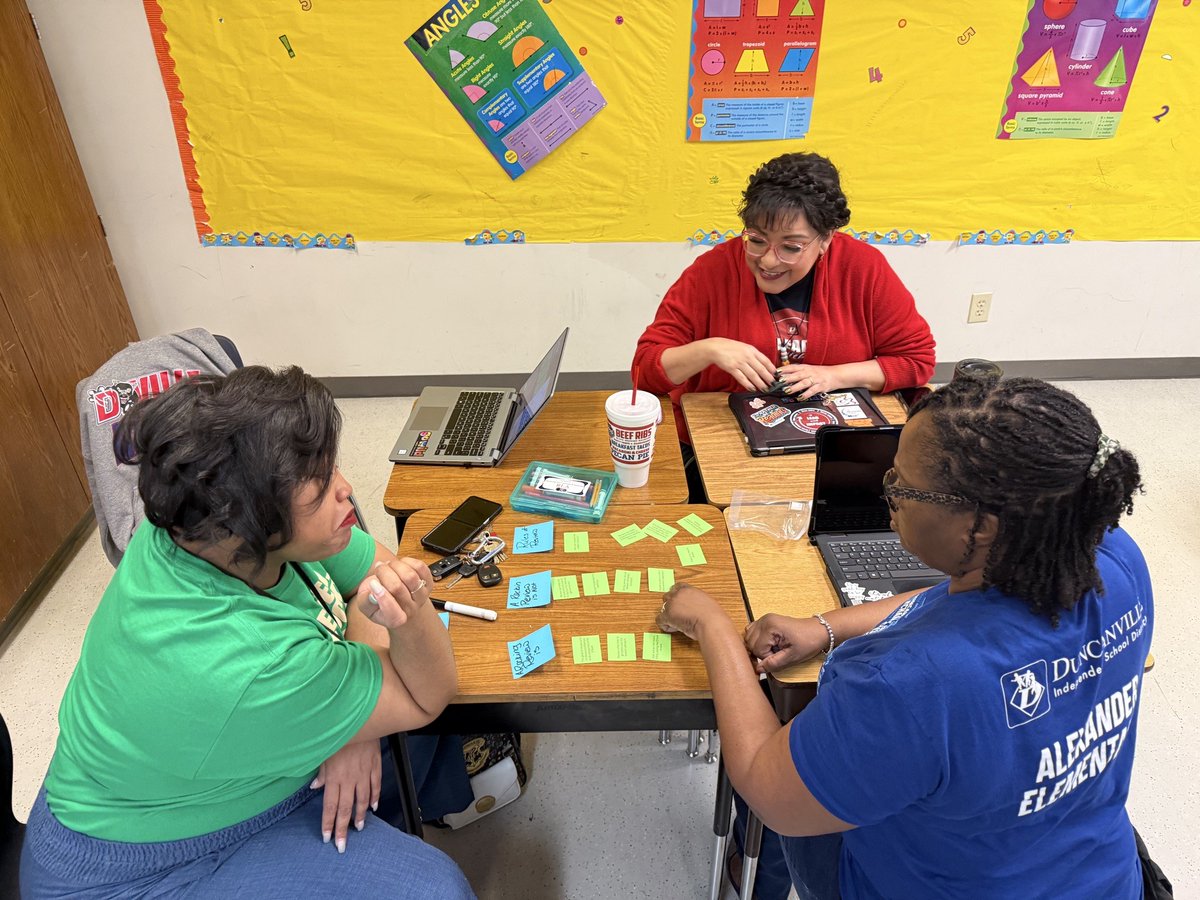 𝕋ℍ𝔼 𝔸𝕡𝕣𝕪𝕝 𝕎𝕙𝕚𝕥𝕖, 𝕄. 𝔼𝕕 🍎 tweet media