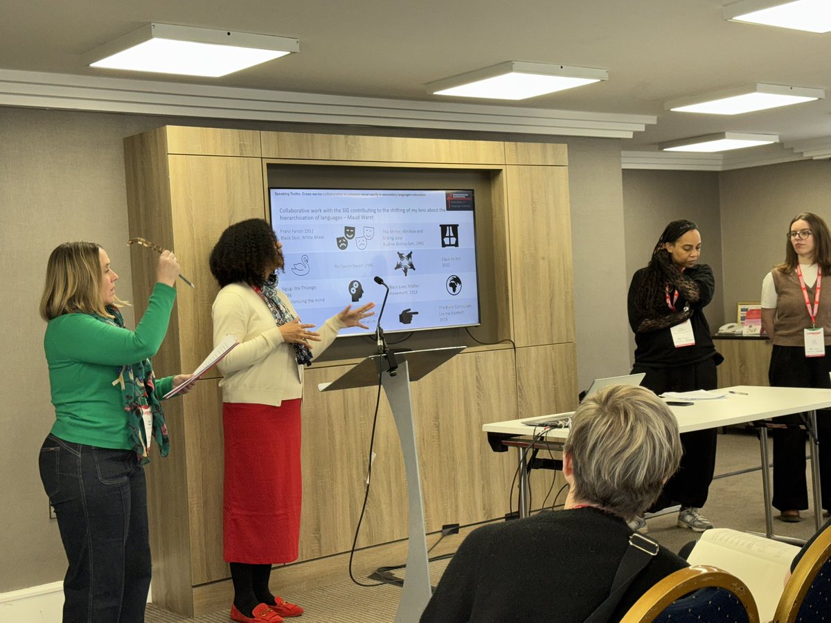 CristaHazell's tweet image. Wonderful to have members of the @ALL4language Decolonising the secondary curriculum SIG with a packed room at #LW2026 #mfltwitterati #langchat #mflchat #edutwitter calling for allies &amp;amp; sharing their inspirational practice #all4language @AnnaLiseGordon @StevenFawkes #impact