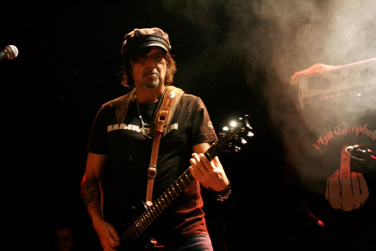 uersel_fuhrer's tweet photo. Rest in peace, dear Phil!
#PhilCampbell #Motörhead #OneOfTheBest https://t.co/PpZWrcg0ce