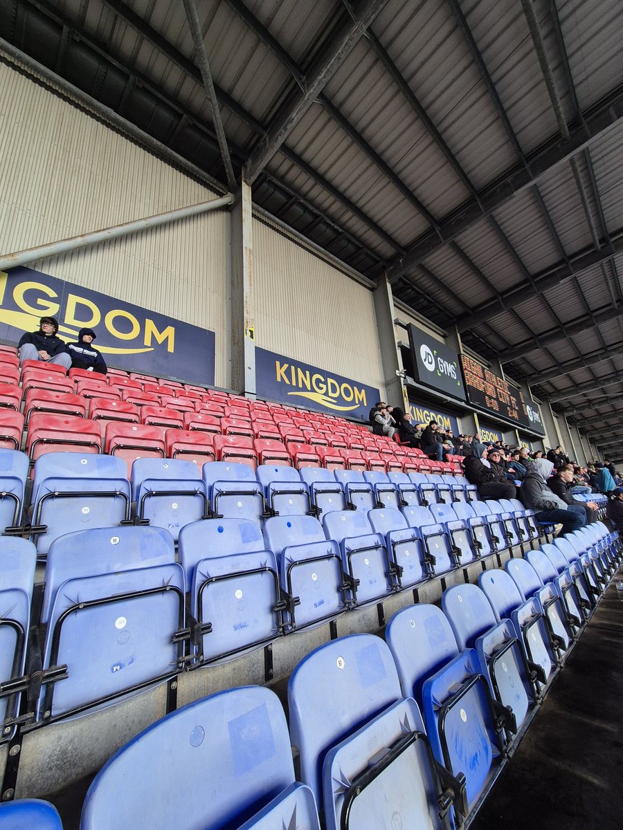 Van Goth tweet media