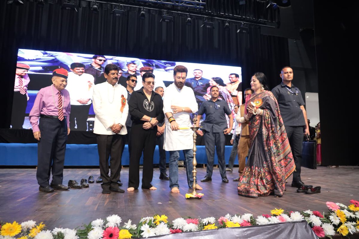 iChiragPaswan's tweet photo. आज “Ek Shaam Desh Ke Naam” कार्यक्रम में मुख्य अतिथि के रूप में शामिल होकर समाज के विभिन्न क्षेत्रों में उत्कृष्ट योगदान देने वाले व्यक्तित्वों को सम्मानित करने का अवसर प्राप्त हुआ।