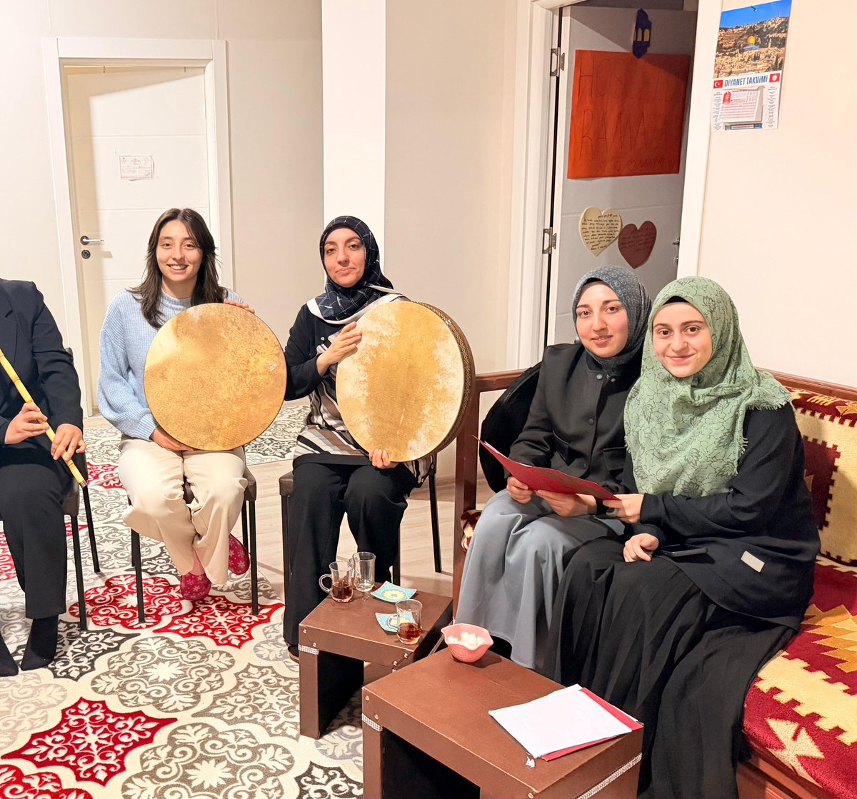 KayseriKYGM's tweet photo. 📍 Şule Yüksel Şenler Yurdu
Ramazan etkinlikleri kapsamında ilahi grubumuzun katılımıyla Çargâh Programı düzenlenerek manevi atmosferi paylaştığımız güzel bir akşam yaşandı. ✨ https://t.co/ytgt83DtrL