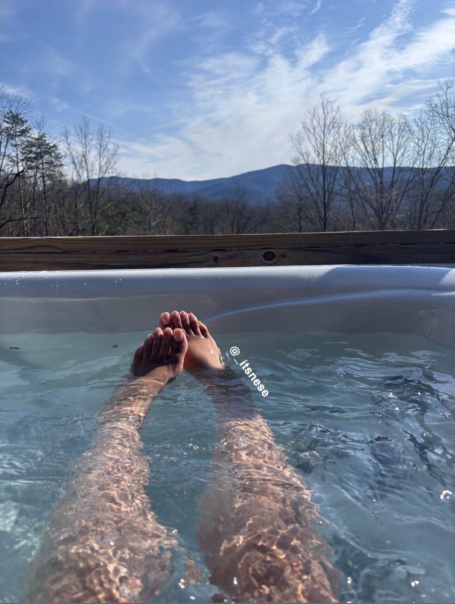 𝐿𝑜𝑣𝑒𝑊𝑎𝑟 tweet media