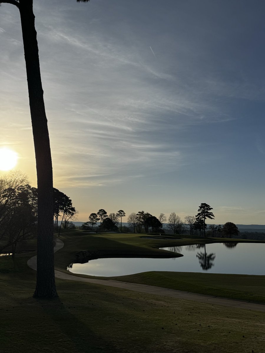 tylerschrick1's tweet photo. Haircut for the zoysia and a nice sunrise https://t.co/Jthiizbz3t