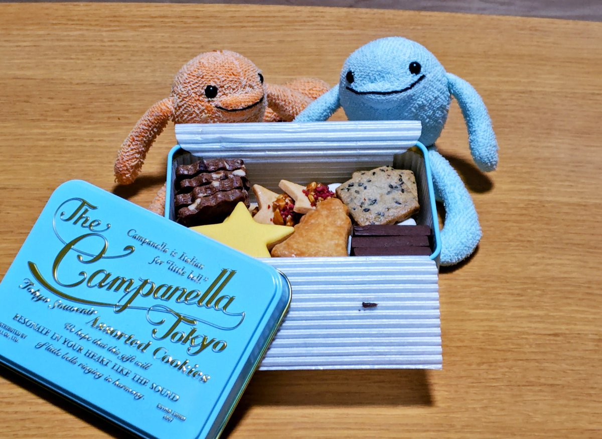 sprn2019's tweet photo. ホワイトデーのクッキー缶🍪😊 https://t.co/GsIZHwO9pD