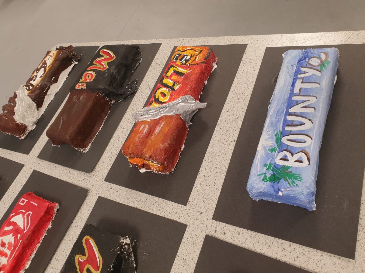 edenboysbolton's tweet image. Y10 pupils have utalised visual skills to create 3D Modroc Choco Bars for their 'sweet treats' project. Using acrylic paints effectively  enhanced the detail and presented a refined finish making them look appetising to take a bite!  🍫 #Art #StarCreative #WeAreStar