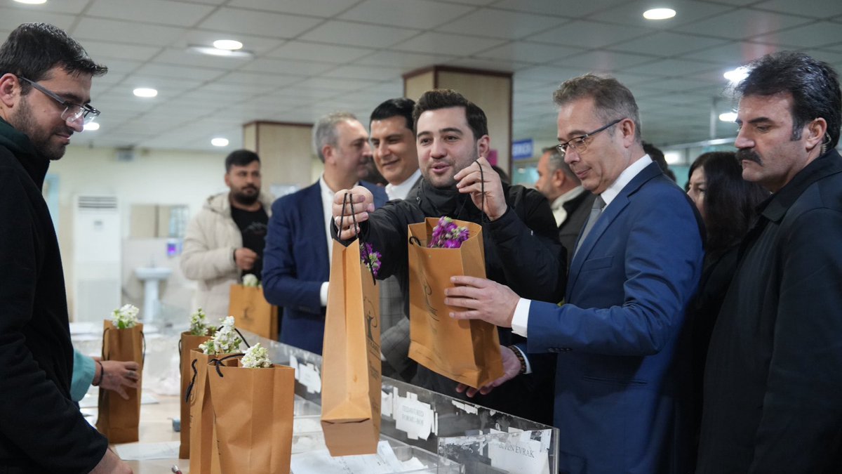 📍 25 Aralık Devlet Hastanesi

Fedakârca görev yapan sağlık çalışanlarımızın emeği, toplumumuzun en büyük güvencelerinden biridir.

AK Parti Grup Başkan Vekilimiz Abdulhamit Gül, İl Başkanımız Fatih Muhaddis Fedaioğlu Şehitkamil Belediye Başkanımız Umut Yılmaz ve kıymetli