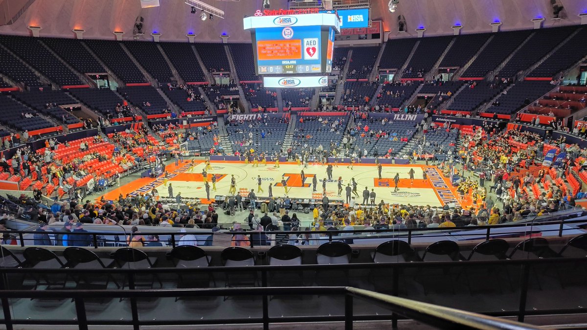 Toby22Cooper's tweet photo. Championship Saturday #ihsa https://t.co/hGpC1Tb38T