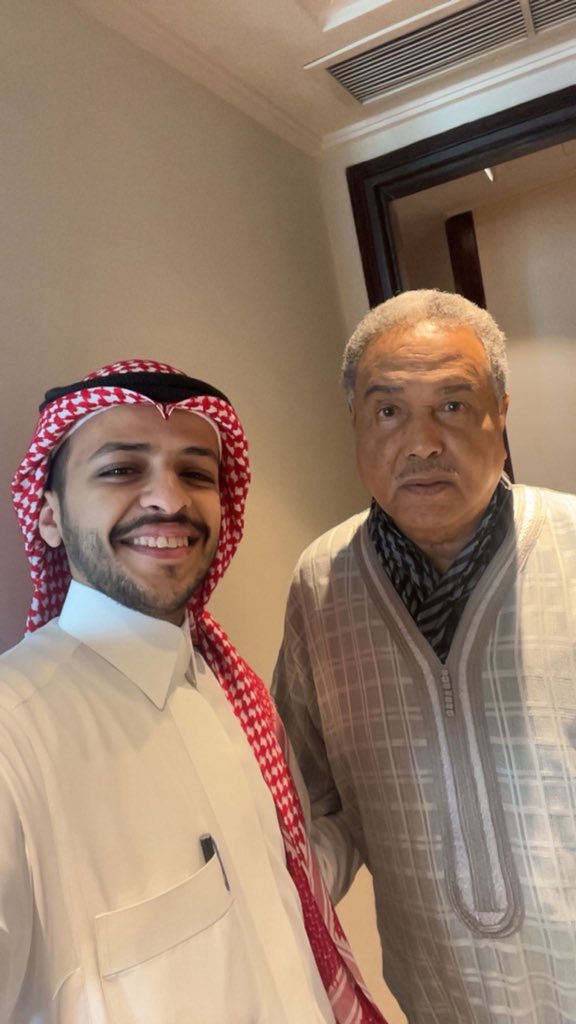 yiir7_'s tweet photo. صديقي فنان العرب يمسي عليكم جميعاً🫡❤️ https://t.co/DblehSdzj3