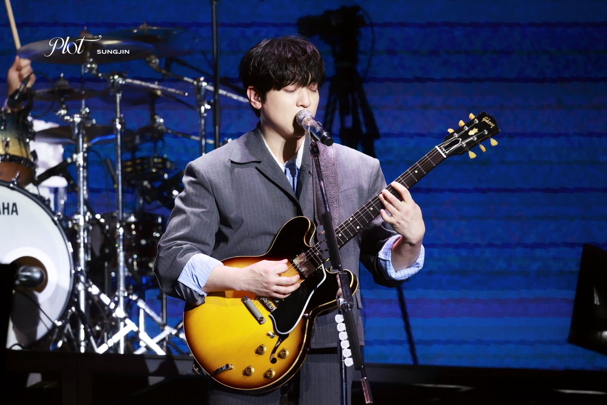 ๐๐ฅ๐จ๐ญ tweet media