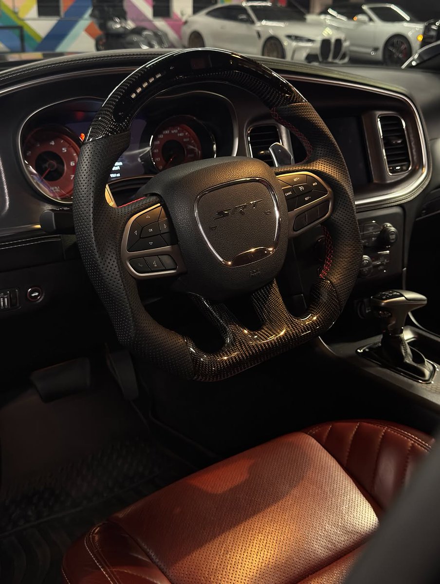 TheAutoHub's tweet photo. Do you like the Charger Hellcat https://t.co/MxMxBSRxWY