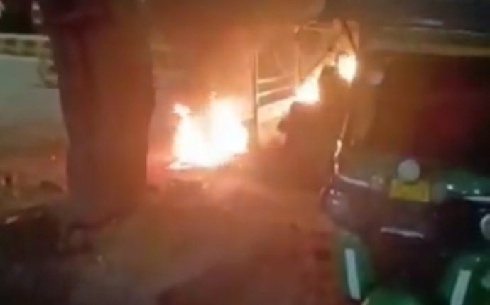 समाचार Right tweet media