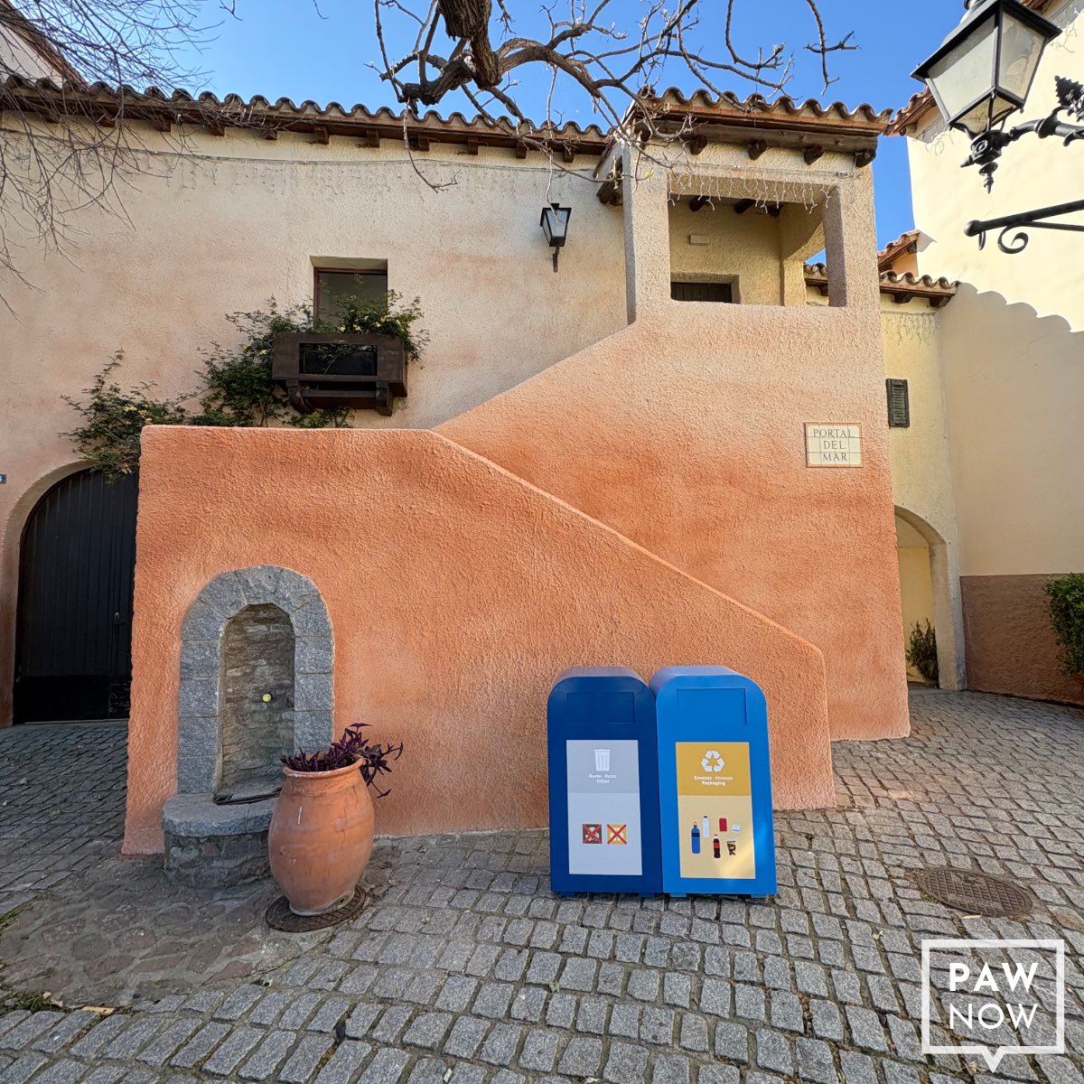 pawnow_'s tweet photo. 🎨 Se han llevado labores de mantenimiento en dos fachadas de la plaza de la playa de la Mediterrània con una repintada parcial de las fachadas y una restauración de las ventanas y puertas de una de las fachadas. https://t.co/qUrDEsukir