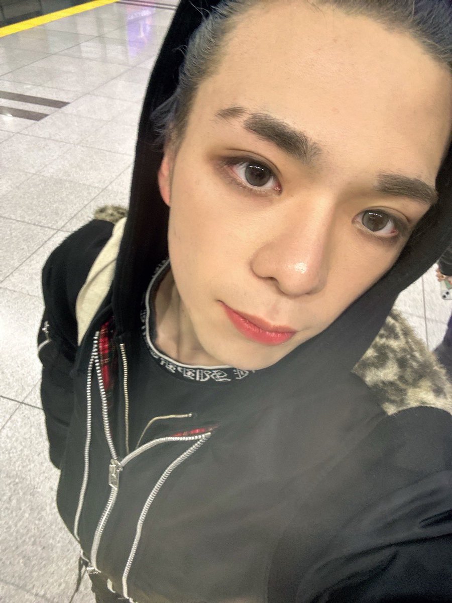 oneoreight__'s tweet photo. GATHER名古屋公演にお越しくださった1DERZの皆さん！
本当にありがとうございました☺️🙏✨

神戸公演からきてくださった方や名古屋から参戦しにきてくださった方もたくさんいてとても嬉しかったです😆❤️‍🔥

1DERZのみなさんが楽しんでくれているのが1番幸せです😌✨
次は横浜公演でお会いしましょう！！

#ONEOREIGHT #SOUMA #1OR8
#1OR8_TOUR_GATHER