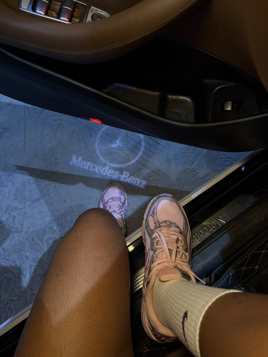 𝑫𝒊𝒗𝒚𝒂 💋💲 tweet media