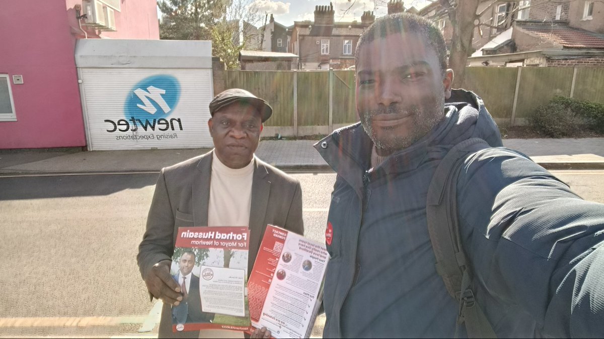 James_Beckles's tweet photo. A surprisingly sunny day โ๏ธfor an afternoon of leafleting in #Stratford.
Did you get your copy? Don't worry we'll be back soon! ๐น
#NewhamLabour #LabourLeaflets #Newham https://t.co/ixIu8FCC77