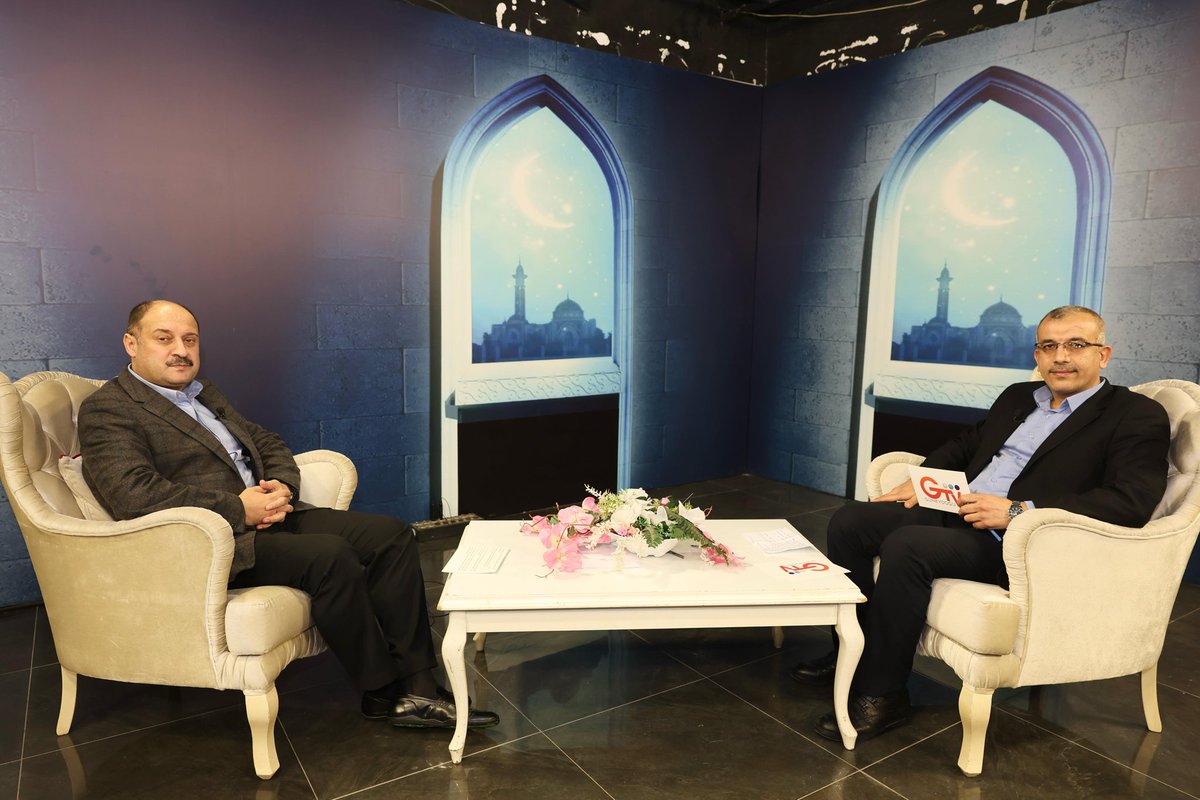 eminekayaaa1's tweet photo. Güneydoğu TV iftar saati Programında Ömer Çapan'ın canlı yayın konuğu olan Büyükşehir Belediye Başkanı Sayın Mehmet Kasım Gülpınar ile yayın öncesi

@sanliurfabld https://t.co/fRgXT53Qm8