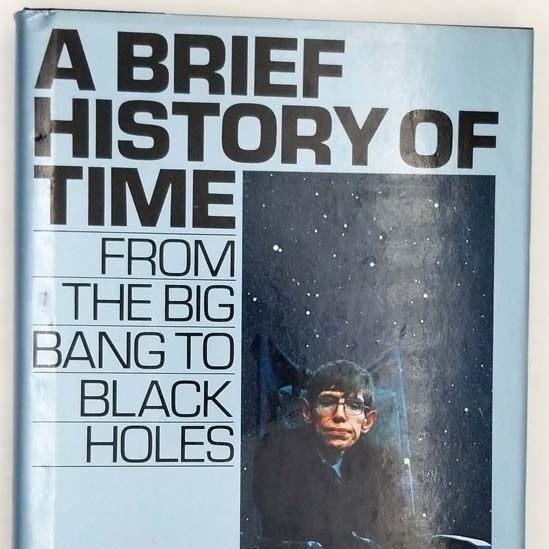respectsapp's tweet photo. Respects to Stephen Hawking, who died on this day (14th March) in 2018. A greatly celebrated Astrophysicist, cosmologist and author, and despite living with crippling MND for 55 years, he made significant contributions to science and wrote the bestselling: A Brief History of Time https://t.co/sAKPFqUz0d