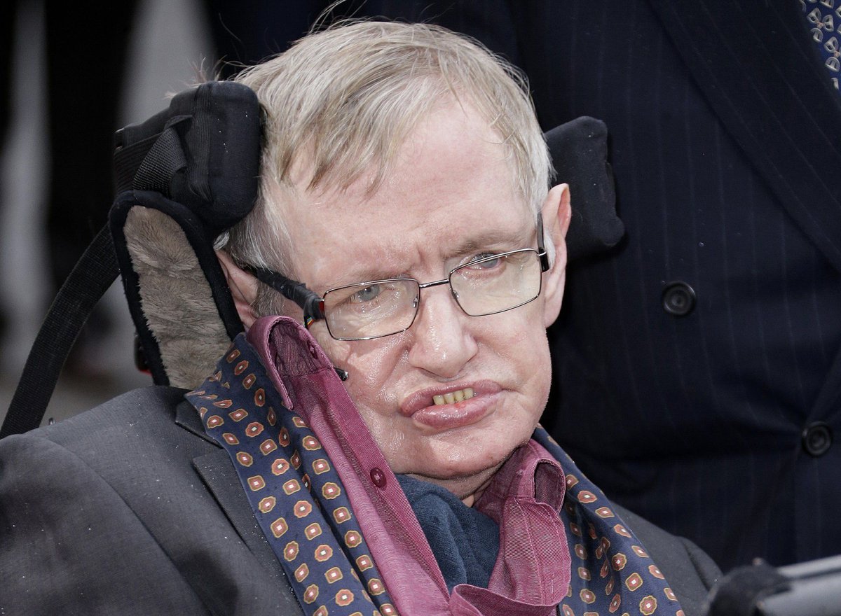 respectsapp's tweet photo. Respects to Stephen Hawking, who died on this day (14th March) in 2018. A greatly celebrated Astrophysicist, cosmologist and author, and despite living with crippling MND for 55 years, he made significant contributions to science and wrote the bestselling: A Brief History of Time https://t.co/sAKPFqUz0d