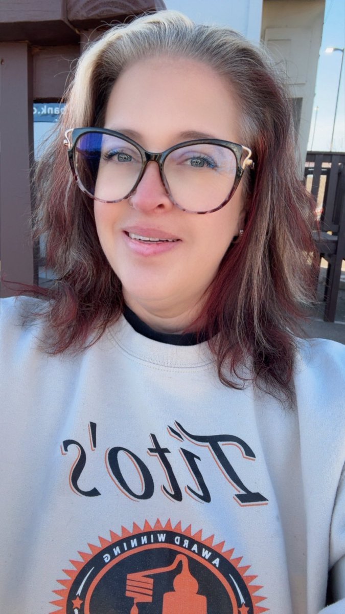 sr5217753's tweet photo. Hey baby!! 
#OF #onlyfansss #cute #findom #daddykink #glasses #kink #gum #onlyfans https://t.co/CBkI8rEW5j