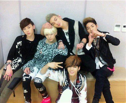 Happy 14th anniversary sayang. Dah form 2 anak mak