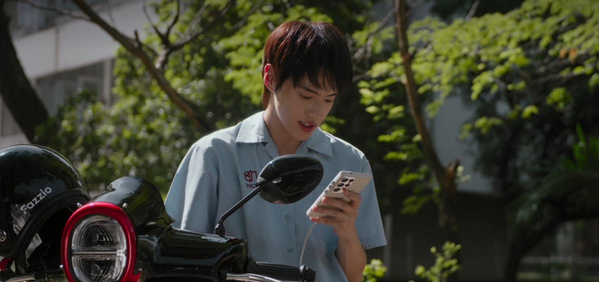 "เจอกันอีกแล้วนะแนนโน๊ะ"

พูดเหมือนกันเลย ทั้งยูริและสกาย

#เด็กใหม่TheResetEP2