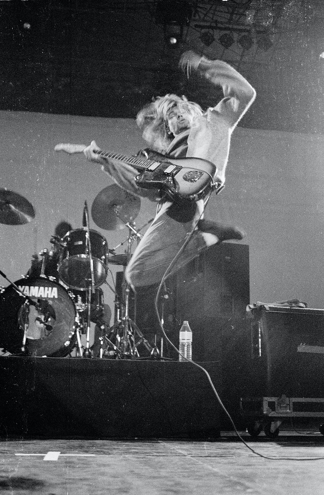 hourly_cobain's tweet photo. https://t.co/1qGxLdboG9
