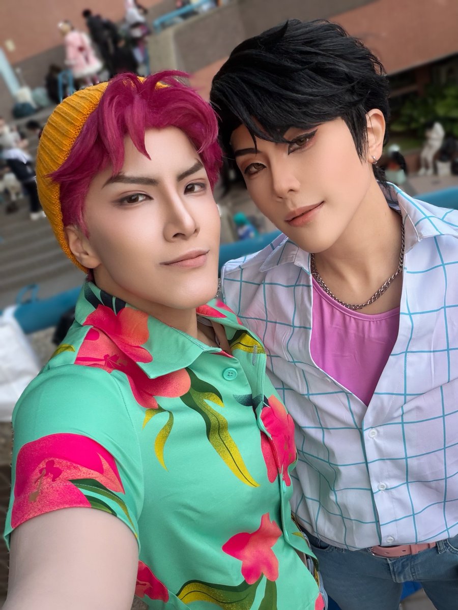 agan0327's tweet photo. 才發現忘了po，當天扣子真的掉了…😂
🖤／班班
.
#KPOPDEMONHUNTERS 
#jinu #abby 
#sajaboys #cosplay https://t.co/cGTyvqM2ej