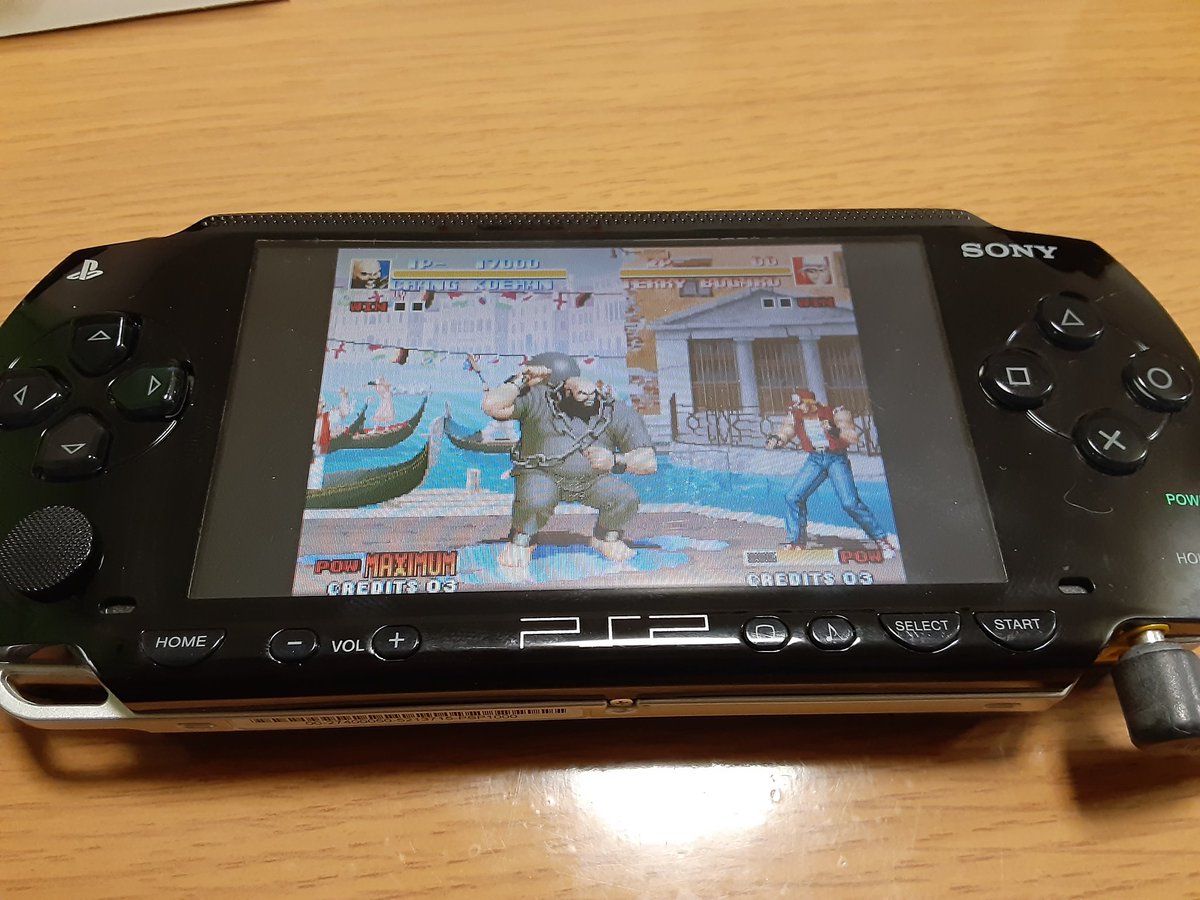 数年前地元のハドフで数千円で救出、長らく放置していたバッテリー抜きジャンクのPSP。たしかアダプターの接触不良との事でしたが、新品バッテリーもスムーズに充電出来、無事起動しました。今の所ソフトの読込みも問題無さそうです。
#ハードオフ秋田広面店