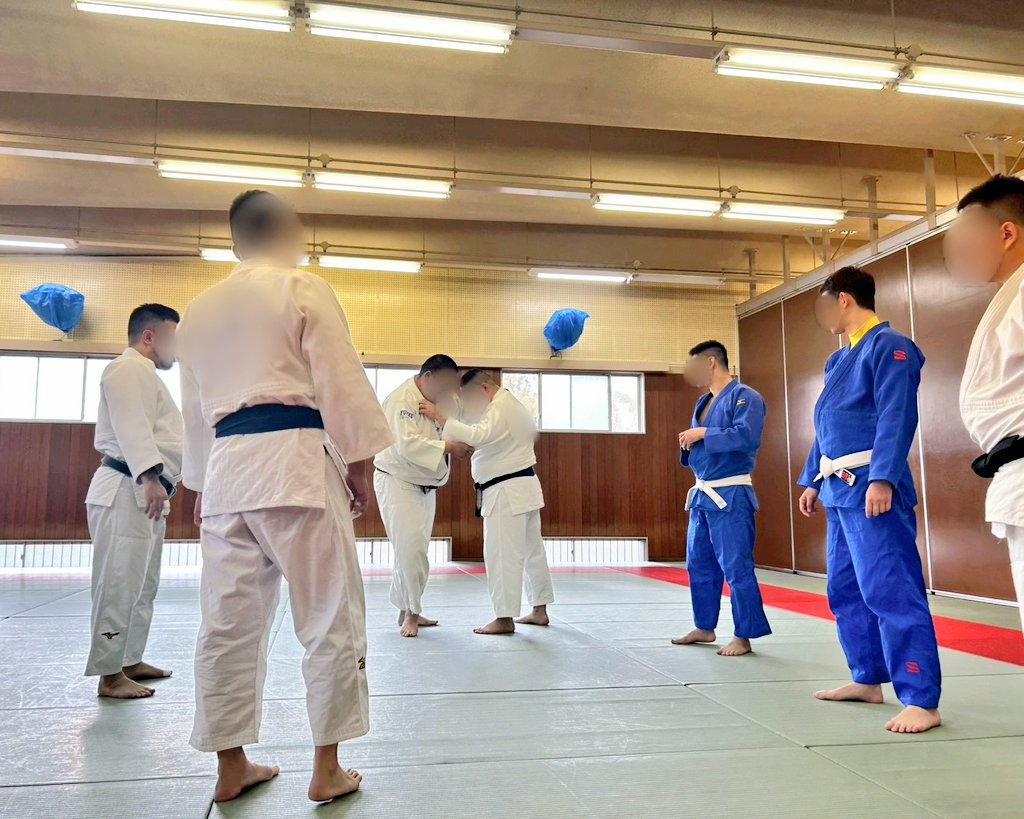 JUDO_346's tweet photo. 稽古お疲れさまでした！
黒帯5名、白帯3名の計8名の稽古でした。

白帯メンバーの特訓で技の研究に熱が入りますね！
初段黒帯のメンバーもどんどん二段に近づいてる感じがします😊

■次回稽古■
・3月21日 https://t.co/2GpzxksTb0
