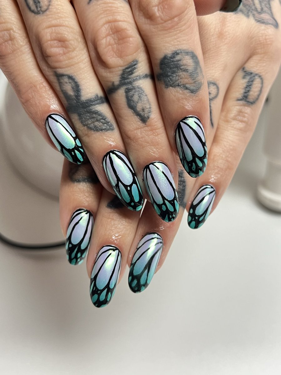 Mari 🌹 tweet media