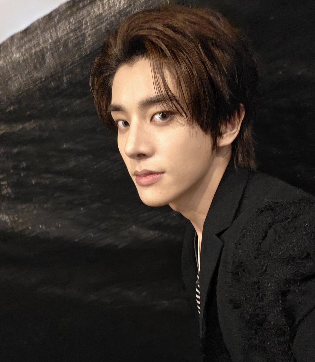 #JAKE 🌟 update!

🦮: Tonight was absolutely crazy... thanks alot to my Aussie Engenes...

Left this country with a dream,
Came back with my members to perform to you Engene... it really is a dream come true moment.

From the bottom of my heart, thank you Engene, and the members,