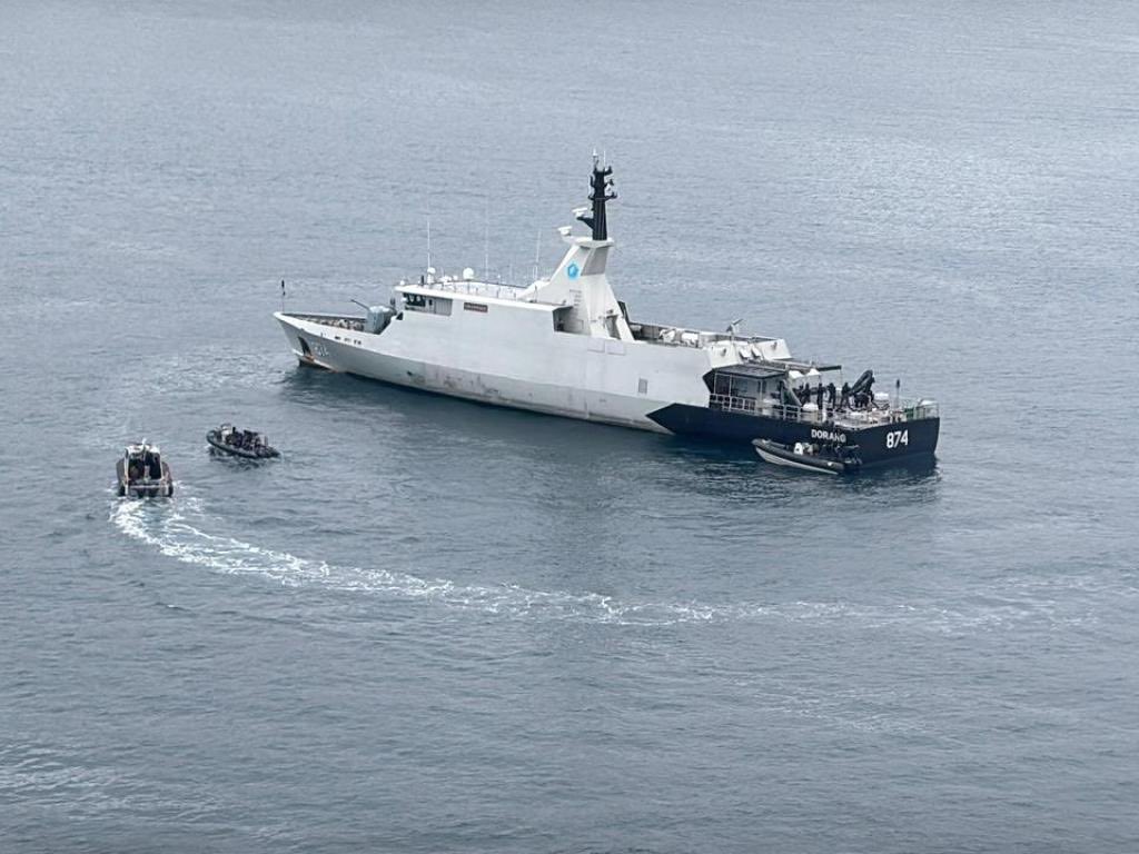 TNI Angkatan Laut tweet media